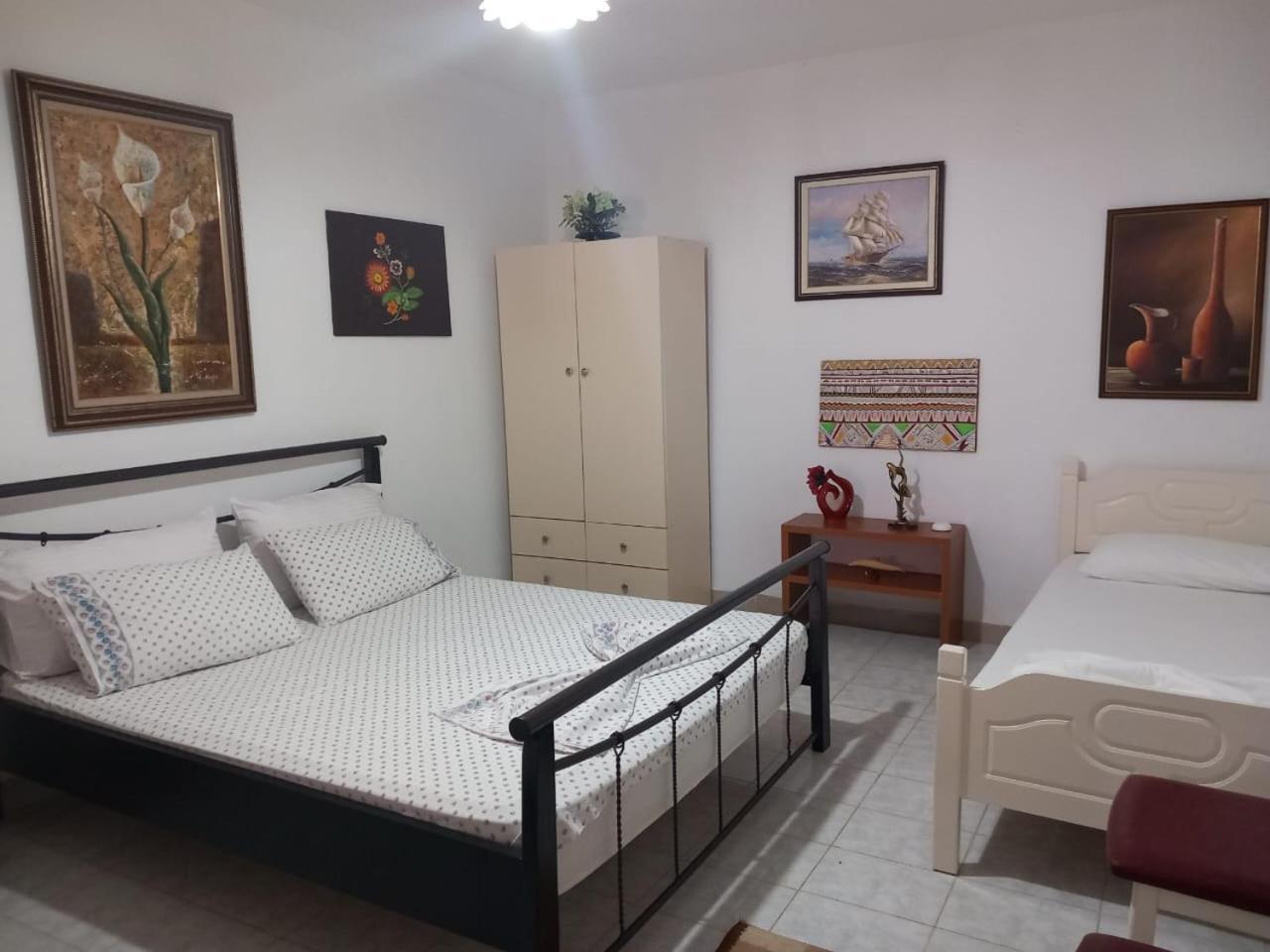Vila Gjoka Himare Bagian luar foto
